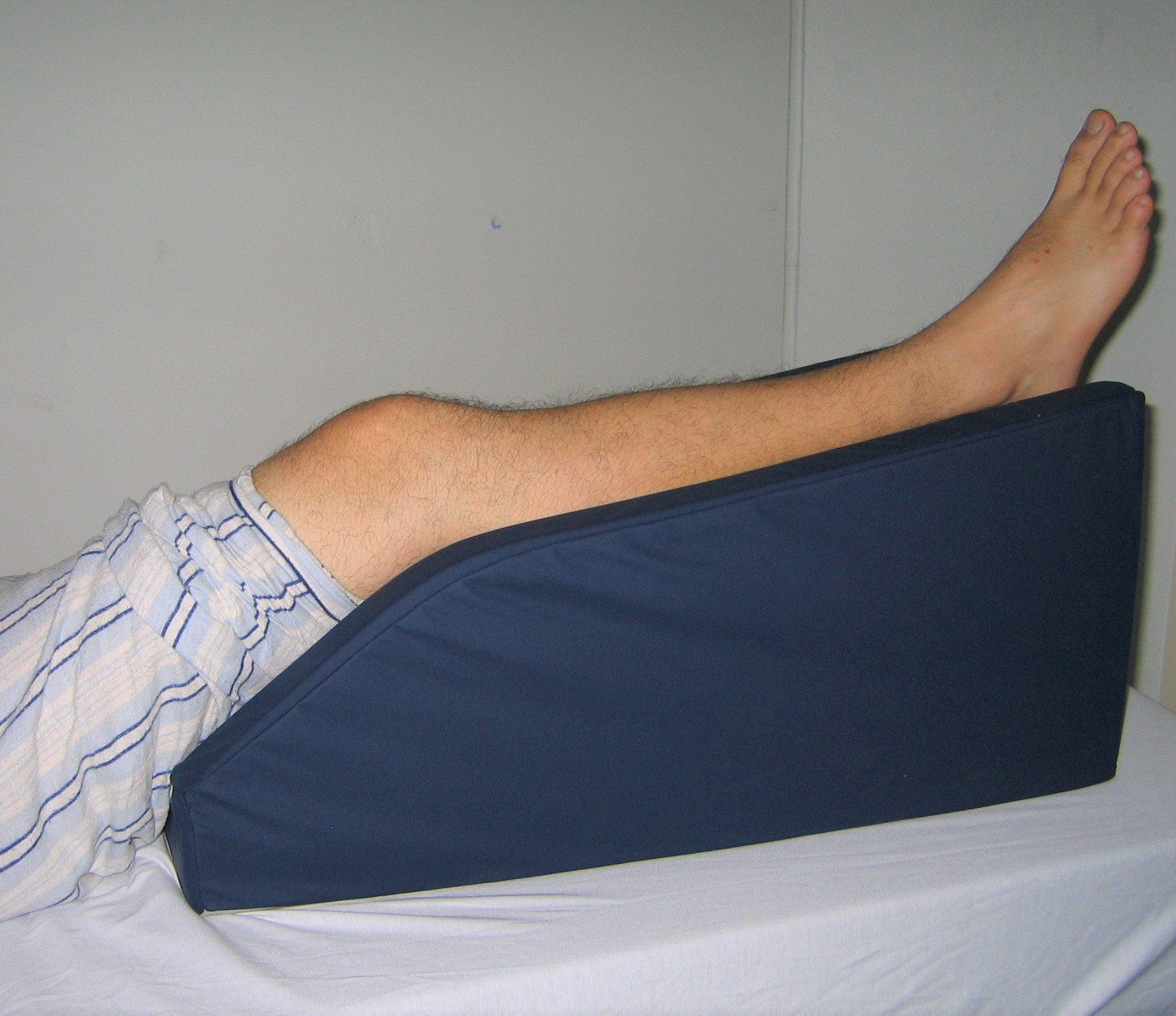 Braun Block – Leg & Ankle Elevation Wedge - Image 2