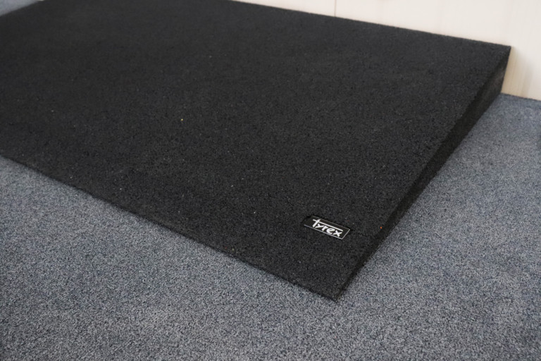 1:10 Gradient Rubber Ramp (900mm) - Image 2