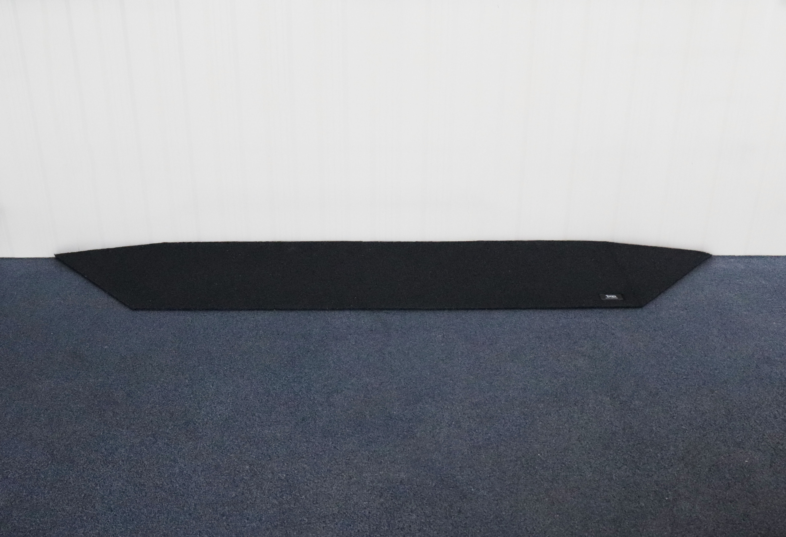 1:8 Gradient Rubber Ramp with Attached Wings